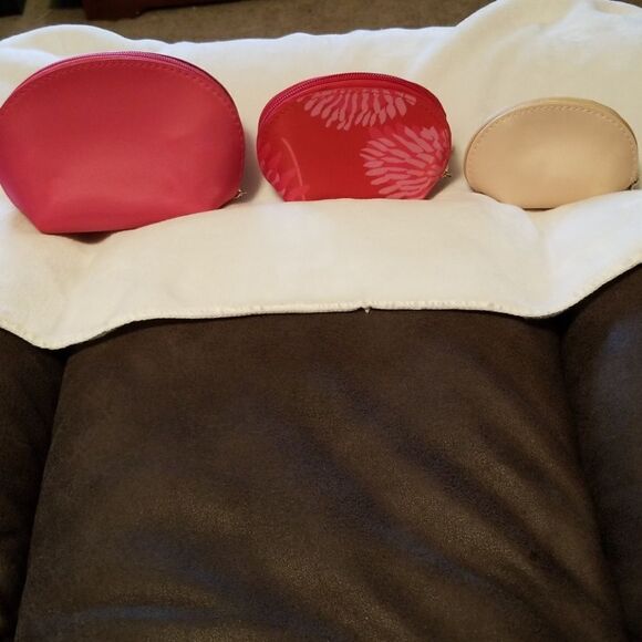 🦋3/$15💰Set of 3 Cosmetic Bags - Picture 1 of 5